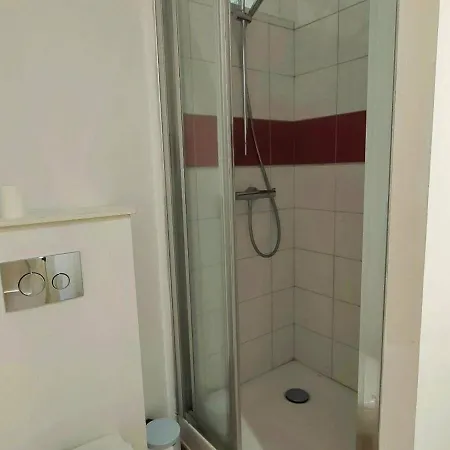 2 Pieces, 4 Couchages A Proche Thermes - Fr-1-234-135 Apartmán *